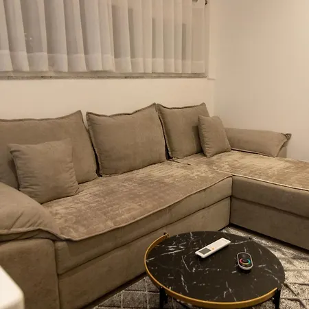 Cozy Loft-blloku Downtown 3* Tirana