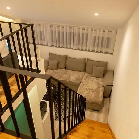 Cozy Loft-blloku Downtown Тирана