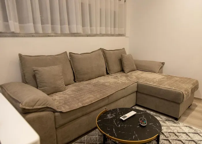 Cozy Loft-blloku Downtown 3* Tirana